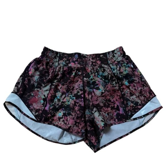 Lululemon Hotty Hot Low Rise Lined Shorts 4" Size 6 - Picture 1 of 6